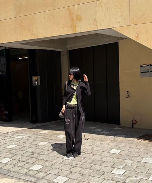 IDWS(アイドンワナセル)の「Cross Layered Sweat Pants Black(スウェットパンツ・レディース・その他・1/2/0)」の2枚目の写真