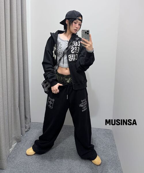 IDWS(アイドンワナセル)の「Cross Layered Sweat Pants Black(スウェットパンツ・レディース・その他・1/2/0)」の4枚目の写真