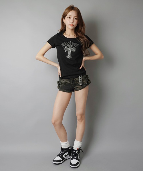 SPINNS(スピンズ)の「半袖Tシャツ/ラインストーンクロス/平成ギャル(Tシャツ/カットソー・レディース・オフホワイト/グレー/ブラック・ONESIZE)」の10枚目の写真