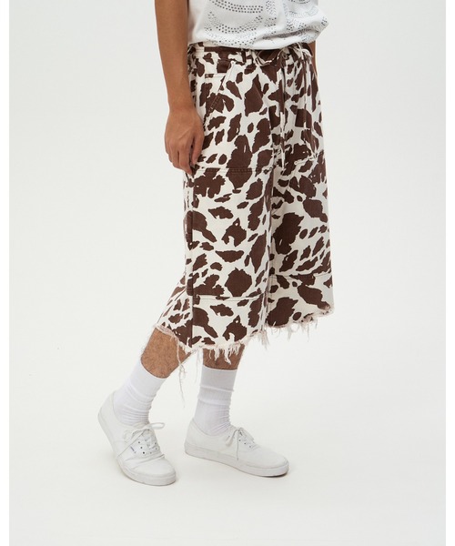 DISCOVERED(ディスカバード)の「COW PRINT DOUBLE KNEE SHORTS(その他パンツ・メンズ・ブラウン/ブラック・SMALL/LARGE)」の15枚目の写真