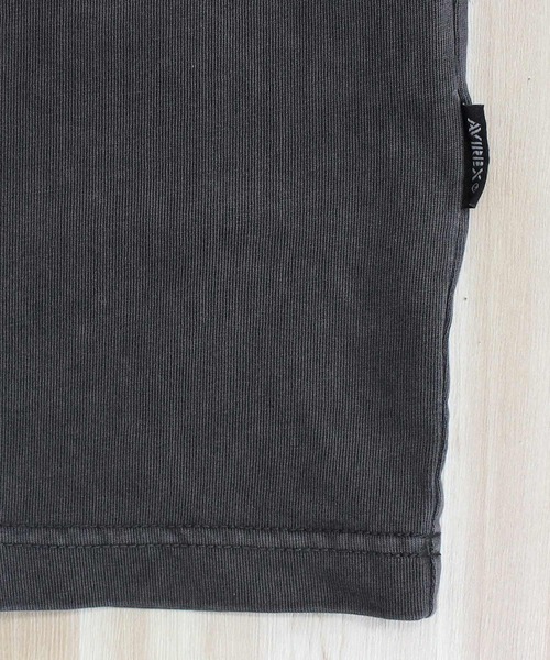 AVIREX(アヴィレックス)の「FADED S/S MIL HENRY TEE(Tシャツ/カットソー・メンズ・オフホワイト/チャコールグレー・M/XXL/XL/L)」の12枚目の写真