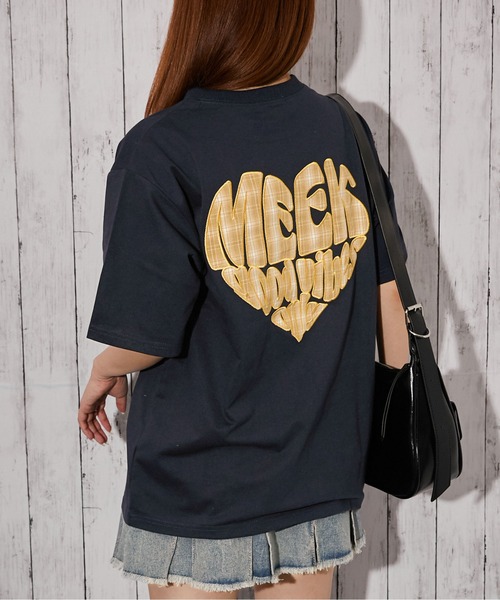 GORGE(ゴージ)の「《チェックハートロゴ》バックプリントTシャツ/ストリート/春夏/全4色(Tシャツ/カットソー・レディース・ネイビー/オフホワイト/チャコール/オートミール・F)」の4枚目の写真