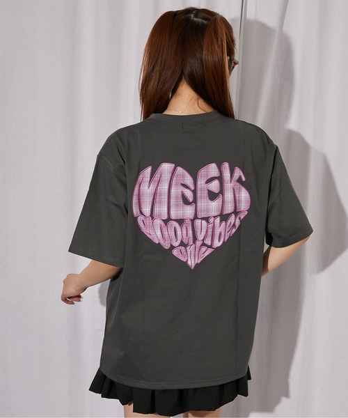 GORGE(ゴージ)の「《チェックハートロゴ》バックプリントTシャツ/ストリート/春夏/全4色(Tシャツ/カットソー・レディース・ネイビー/オフホワイト/チャコール/オートミール・F)」の2枚目の写真