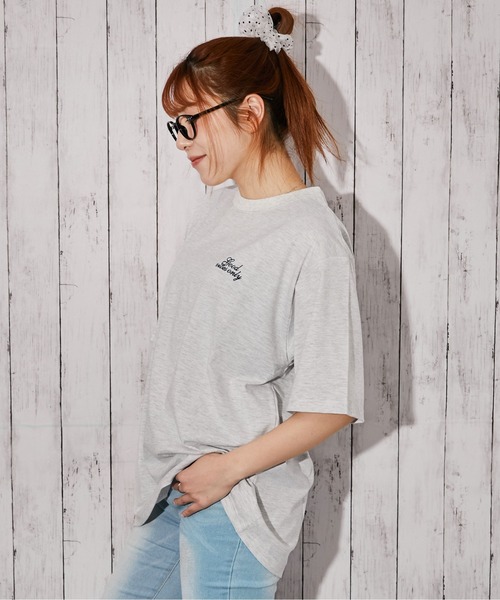 GORGE(ゴージ)の「《チェックハートロゴ》バックプリントTシャツ/ストリート/春夏/全4色(Tシャツ/カットソー・レディース・ネイビー/オフホワイト/チャコール/オートミール・F)」の13枚目の写真