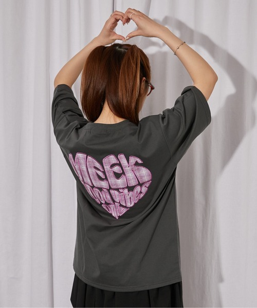 GORGE(ゴージ)の「《チェックハートロゴ》バックプリントTシャツ/ストリート/春夏/全4色(Tシャツ/カットソー・レディース・ネイビー/オフホワイト/チャコール/オートミール・F)」の22枚目の写真