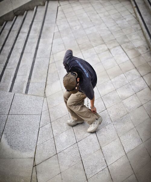 KALAPATTHAR(カラパタール)の「Wide Balloon Ankle Zip Belted Cargo Pants - BEIGE(スウェットパンツ・メンズ・その他・MEDIUM/LARGE/X-LARGE)」の2枚目の写真
