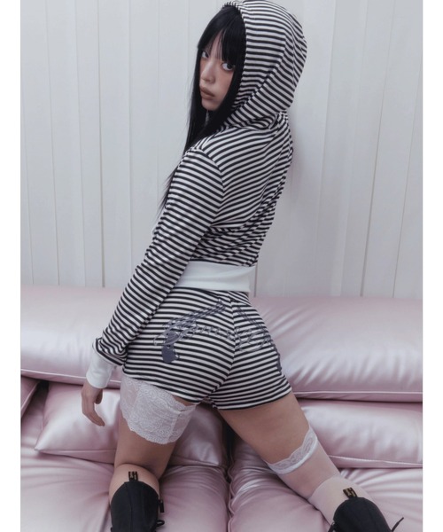 NIIER NOR(ニアノア)の「A'GEM/9 × .kom 『NIIER NOR/ニーアノア』 REVOLVER STRIPE MICRO PANTS/リボルバーボーダーマイクロ パンツ(その他パンツ・レディース・ブラック/ホワイト・FREE)」の12枚目の写真