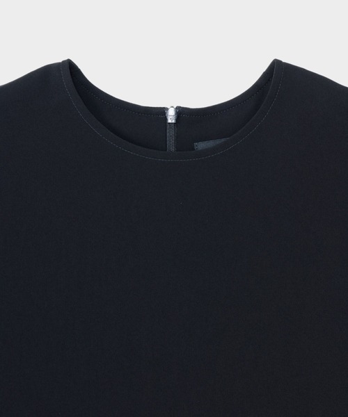CINOH(チノ)の「BLACK FORMAL MINIMAL SPLIT BLOUSE(シャツ/ブラウス・レディース・アイボリー/ブラック・38/36)」の5枚目の写真
