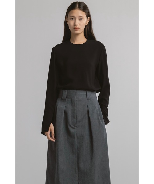 CINOH(チノ)の「BLACK FORMAL MINIMAL SPLIT BLOUSE(シャツ/ブラウス・レディース・アイボリー/ブラック・38/36)」の17枚目の写真
