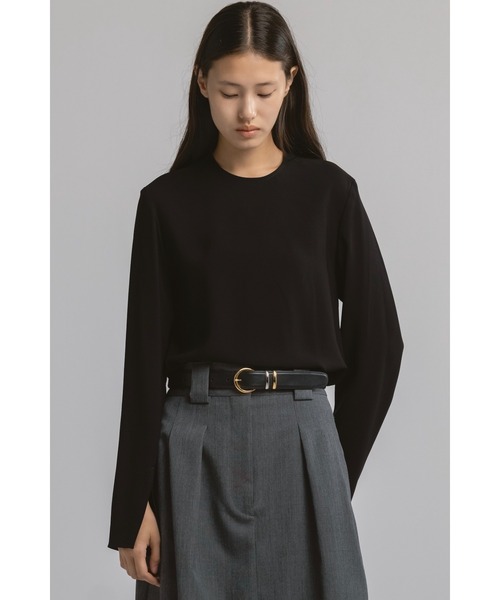 CINOH(チノ)の「BLACK FORMAL MINIMAL SPLIT BLOUSE(シャツ/ブラウス・レディース・アイボリー/ブラック・38/36)」の10枚目の写真