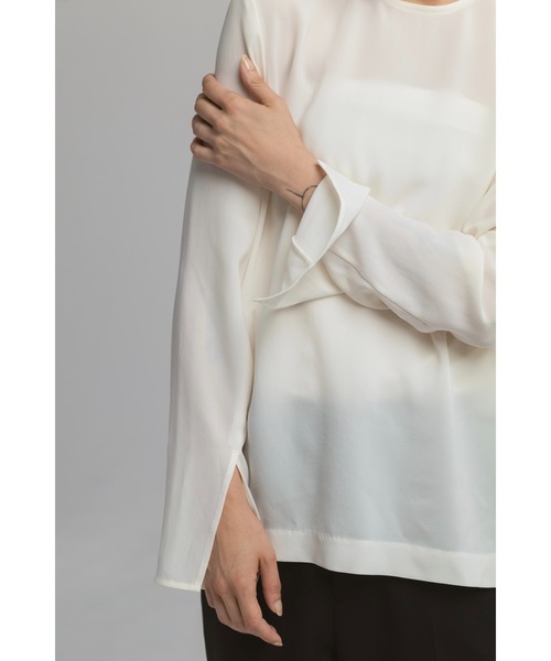 CINOH(チノ)の「BLACK FORMAL MINIMAL SPLIT BLOUSE(シャツ/ブラウス・レディース・アイボリー/ブラック・38/36)」の13枚目の写真