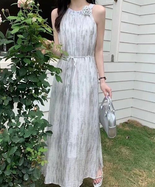 Teem Store（チームストア）の「バラ付 ラメ花柄ホルターネックロングワンピース（ワンピース・レディース・ピンク/グレー/ブルー/ベージュ・F）」の8枚目の写真