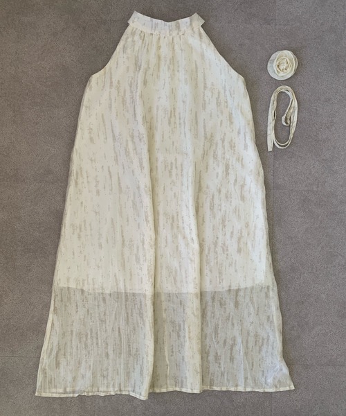 Teem Store（チームストア）の「バラ付 ラメ花柄ホルターネックロングワンピース（ワンピース・レディース・ピンク/グレー/ブルー/ベージュ・F）」の17枚目の写真