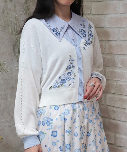 axes femme(アクシーズファム)の「接触冷感ネモフィラ刺繍カーデ(カーディガン/ボレロ・レディース・ホワイト/ブルー・FREE)」の1枚目の写真