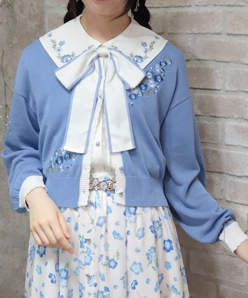 axes femme(アクシーズファム)の「接触冷感ネモフィラ刺繍カーデ(カーディガン/ボレロ・レディース・ホワイト/ブルー・FREE)」の2枚目の写真