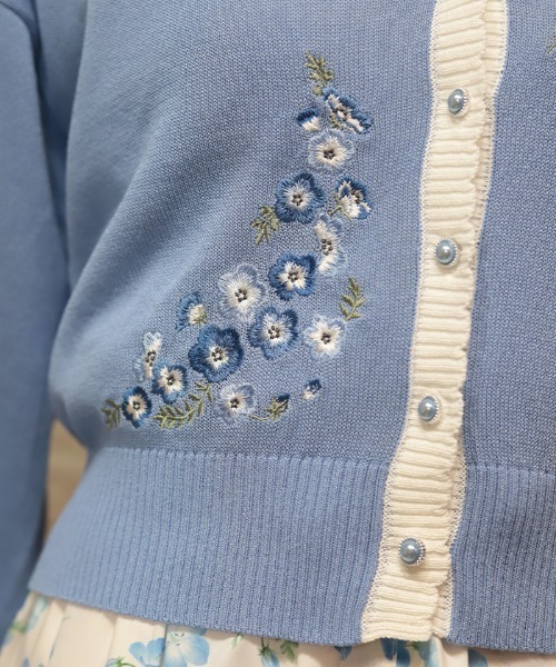axes femme(アクシーズファム)の「接触冷感ネモフィラ刺繍カーデ(カーディガン/ボレロ・レディース・ホワイト/ブルー・FREE)」の12枚目の写真