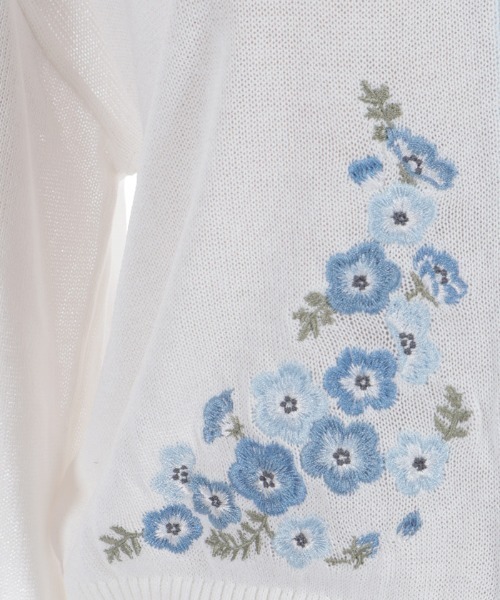 axes femme(アクシーズファム)の「接触冷感ネモフィラ刺繍カーデ(カーディガン/ボレロ・レディース・ホワイト/ブルー・FREE)」の3枚目の写真