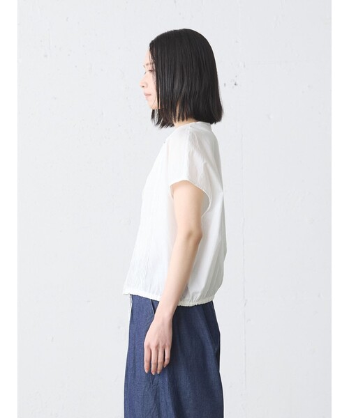 MidiUmi(ミディウミ)の「MidiUmi ピンタックノースリーブシャツ(シャツ/ブラウス・レディース・オフホワイト/ブラック・FREE)」の7枚目の写真