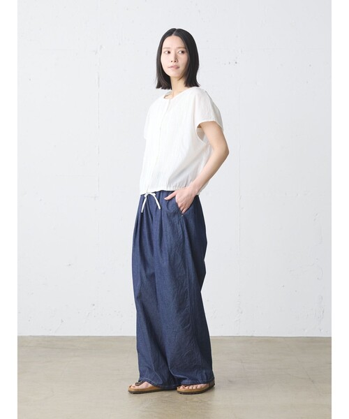 MidiUmi(ミディウミ)の「MidiUmi ピンタックノースリーブシャツ(シャツ/ブラウス・レディース・オフホワイト/ブラック・FREE)」の12枚目の写真