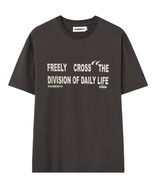 RAIMENT(レイメント)の「ディビジョンレタリング半袖Tシャツ_チャコール(Tシャツ/カットソー・メンズ・その他・SMALL/MEDIUM/LARGE)」の3枚目の写真