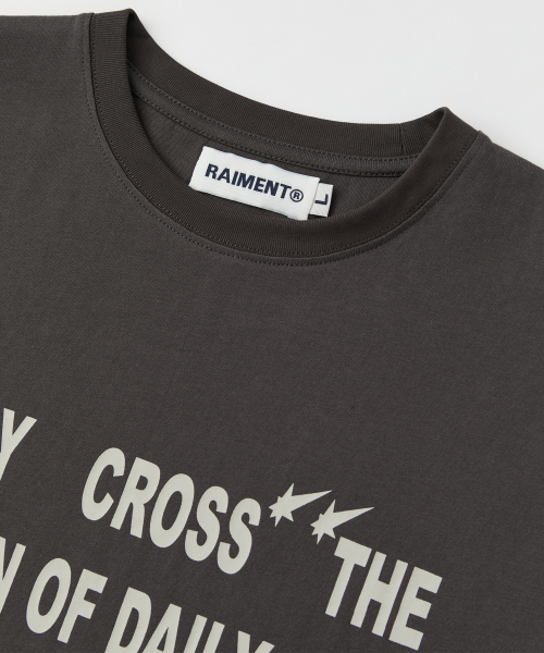 RAIMENT(レイメント)の「ディビジョンレタリング半袖Tシャツ_チャコール(Tシャツ/カットソー・メンズ・その他・SMALL/MEDIUM/LARGE)」の5枚目の写真