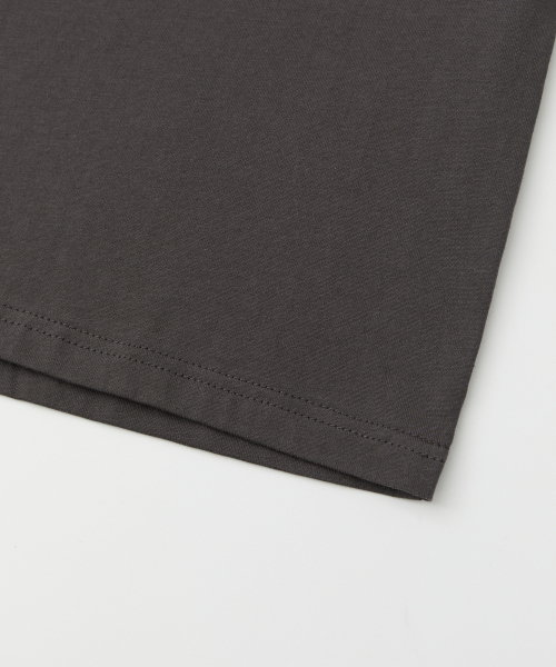 RAIMENT(レイメント)の「ディビジョンレタリング半袖Tシャツ_チャコール(Tシャツ/カットソー・メンズ・その他・SMALL/MEDIUM/LARGE)」の7枚目の写真