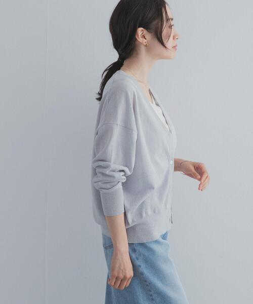 URBAN RESEARCH DOORS(アーバンリサーチドアーズ)の「リネン混Vネックショートカーディガン | 日よけ/UV対策/羽織(カーディガン/ボレロ・レディース・ベージュ系その他/ネイビー/ライトグレー・FREE)」の4枚目の写真