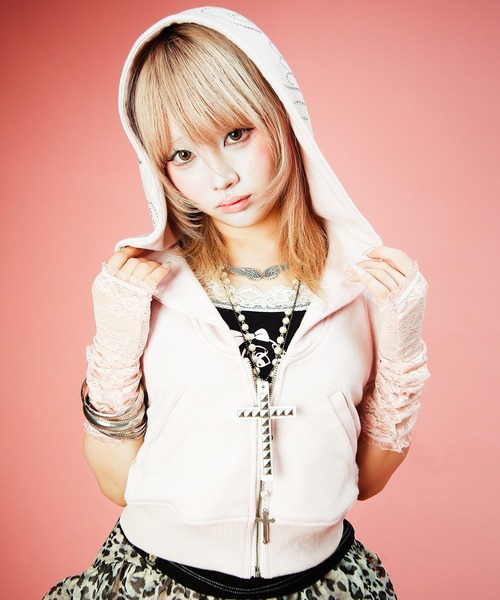 GALFY(ガルフィー)の「Candy Galfy-キラ☆FANCYフーディー(パーカー・レディース・ブラック/ピンク・FREE)」の1枚目の写真