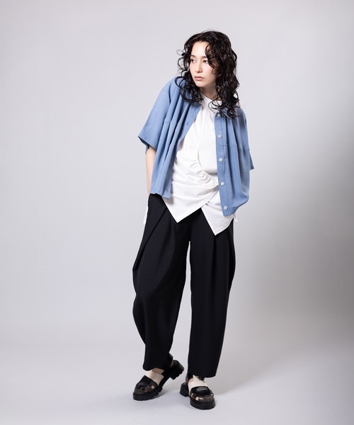 OSMOSIS(オズモーシス)の「2WAYドロストアレンジTシャツ(Tシャツ/カットソー・レディース・ホワイト×ブラック/ホワイト/ブラック・ONE SIZE)」の4枚目の写真