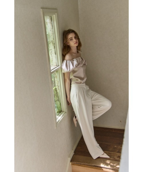 ERADIE(エラディエ)の「Inverted Tuck Flow Wide Pants インバーテッドタックセミワイドパンツ(スラックス・レディース・ブラック/オフホワイト・SMALL/MEDIUM)」の11枚目の写真