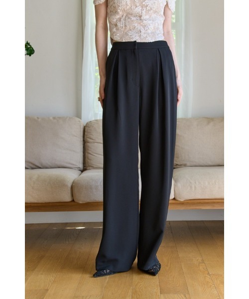ERADIE(エラディエ)の「Inverted Tuck Flow Wide Pants インバーテッドタックセミワイドパンツ(スラックス・レディース・ブラック/オフホワイト・SMALL/MEDIUM)」の20枚目の写真