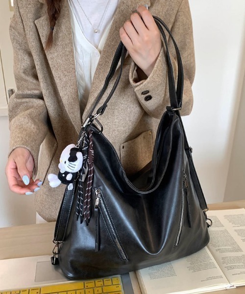 HAILY(ヘイリー)の「フロントジップ2WAY変形ショルダーバッグ/A4サイズ対応(ショルダーバッグ・レディース・ダークブラウン/ブラック・FREE)」の4枚目の写真