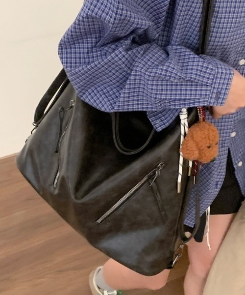 HAILY(ヘイリー)の「フロントジップ2WAY変形ショルダーバッグ/A4サイズ対応(ショルダーバッグ・レディース・ダークブラウン/ブラック・FREE)」の8枚目の写真