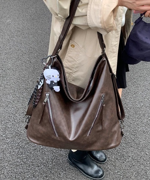 HAILY(ヘイリー)の「フロントジップ2WAY変形ショルダーバッグ/A4サイズ対応(ショルダーバッグ・レディース・ダークブラウン/ブラック・FREE)」の12枚目の写真