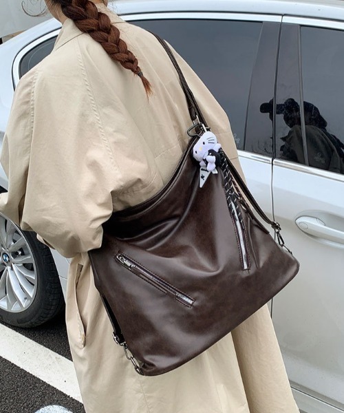 HAILY(ヘイリー)の「フロントジップ2WAY変形ショルダーバッグ/A4サイズ対応(ショルダーバッグ・レディース・ダークブラウン/ブラック・FREE)」の17枚目の写真