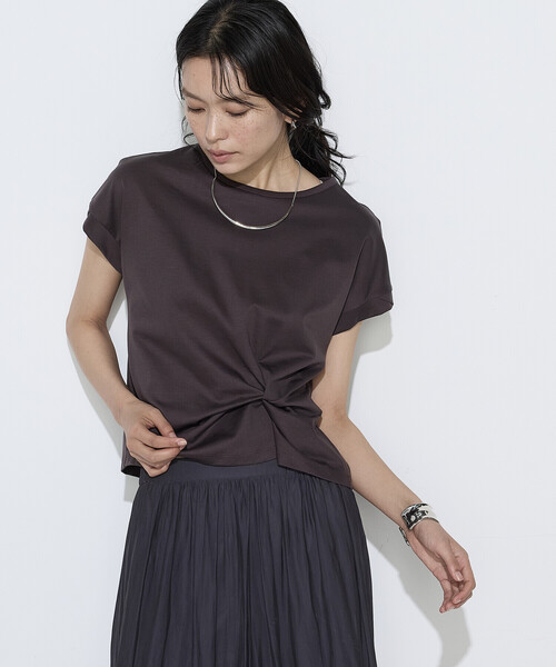K.T KIYOKO TAKASE(キヨコタカセ)の「〔 Sサイズ 〕 コットン強撚ポンチ デザインタックシャツ(Tシャツ/カットソー・レディース・サックスブルー/ホワイト/ブラウン/シャンパン・5号)」の1枚目の写真