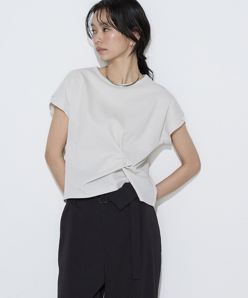 K.T KIYOKO TAKASE(キヨコタカセ)の「〔 Sサイズ 〕 コットン強撚ポンチ デザインタックシャツ(Tシャツ/カットソー・レディース・サックスブルー/ホワイト/ブラウン/シャンパン・5号)」の4枚目の写真
