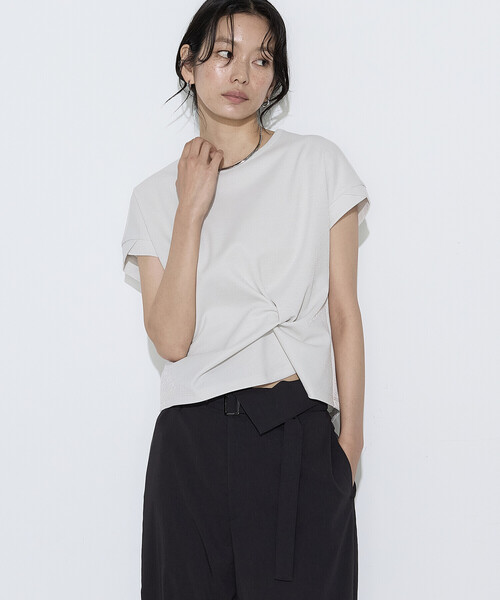 K.T KIYOKO TAKASE(キヨコタカセ)の「〔 Sサイズ 〕 コットン強撚ポンチ デザインタックシャツ(Tシャツ/カットソー・レディース・サックスブルー/ホワイト/ブラウン/シャンパン・5号)」の17枚目の写真