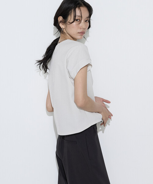K.T KIYOKO TAKASE(キヨコタカセ)の「〔 Sサイズ 〕 コットン強撚ポンチ デザインタックシャツ(Tシャツ/カットソー・レディース・サックスブルー/ホワイト/ブラウン/シャンパン・5号)」の18枚目の写真