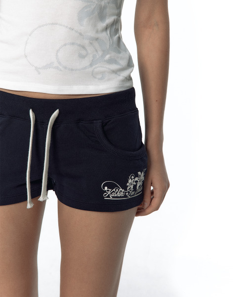 KASHIKO(カシコ)の「Bold Low-rise Shorts Navy(その他パンツ・レディース・その他・SMALL/MEDIUM)」の9枚目の写真