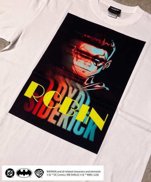 BY THE BAY（バイザベイ）の「【BATMAN/バットマン】 ROBIN LOYAL SIDEKICK グラフィックピグメントTシャツ グラフィックプリント ヴィンテージ加工 半袖 ユニセックス（Tシャツ/カットソー・メンズ・ブラック/ホワイト・MEDIUM/SMALL）」の3枚目の写真
