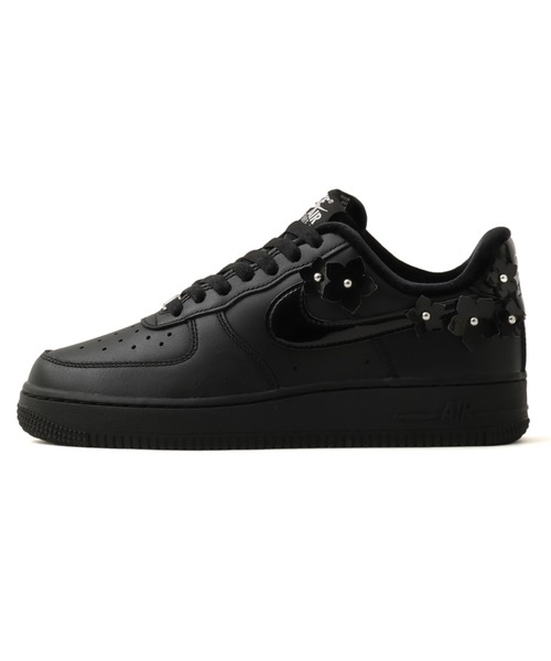 NIKE(ナイキ)の「NIKE WMNS AIR FORCE 1 '07 / ナイキ ウィメンズ エア フォース 1 '07【SP】(スニーカー・レディース・ブラック・24.0cm/23.5cm/23.0cm/25.0cm/24.5cm)」の5枚目の写真