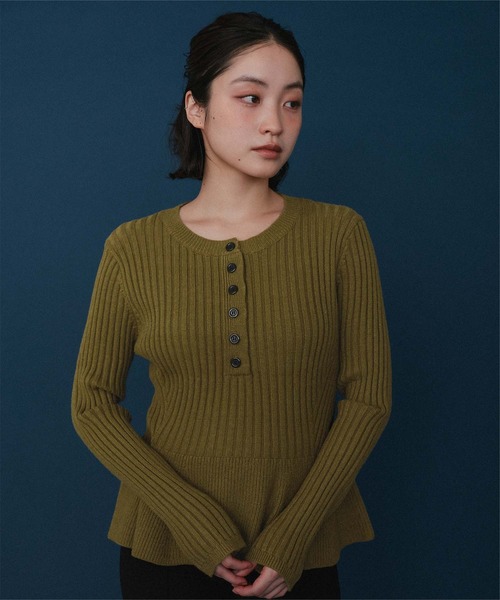 miette(ミエット)の「ペプラムヘンリーネックニットカーディガン(カーディガン/ボレロ・レディース・ブラック/カーキ/ライトベージュ・FREE)」の1枚目の写真