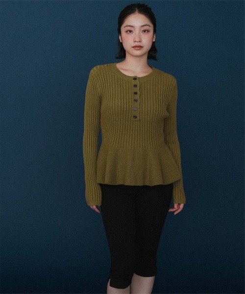 miette(ミエット)の「ペプラムヘンリーネックニットカーディガン(カーディガン/ボレロ・レディース・ブラック/カーキ/ライトベージュ・FREE)」の7枚目の写真