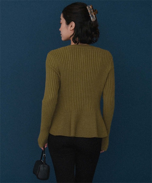 miette(ミエット)の「ペプラムヘンリーネックニットカーディガン(カーディガン/ボレロ・レディース・ブラック/カーキ/ライトベージュ・FREE)」の9枚目の写真