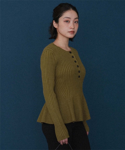 miette(ミエット)の「ペプラムヘンリーネックニットカーディガン(カーディガン/ボレロ・レディース・ブラック/カーキ/ライトベージュ・FREE)」の10枚目の写真