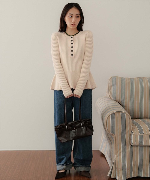 miette(ミエット)の「ペプラムヘンリーネックニットカーディガン(カーディガン/ボレロ・レディース・ブラック/カーキ/ライトベージュ・FREE)」の22枚目の写真
