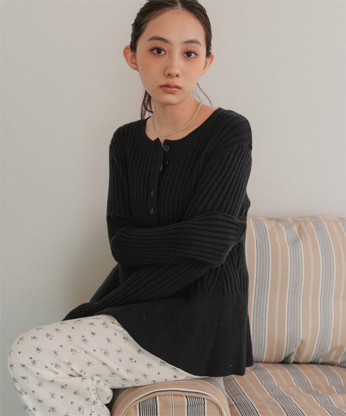 miette(ミエット)の「ペプラムヘンリーネックニットカーディガン(カーディガン/ボレロ・レディース・ブラック/カーキ/ライトベージュ・FREE)」の17枚目の写真