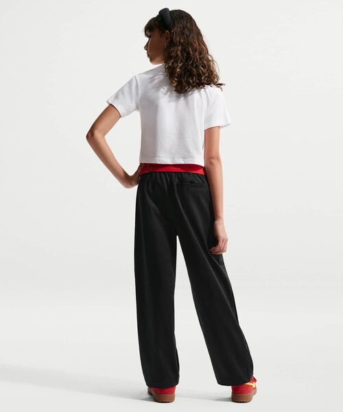 NIKE(ナイキ)の「ナイキ スポーツウェア クラブ ジュニア ウーブン エブリデイ パンツ / Nike Sportswear Club Big Kids' Woven Everyday Pants IF2823-010 Black(チノパンツ・キッズ・ブラック・130/160/150/140)」の7枚目の写真