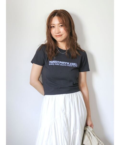Ungrid(アングリッド)の「コンパクトロゴTee(Tシャツ/カットソー・レディース・ボルドー/オフホワイト/チャコールグレー・FREE)」の2枚目の写真